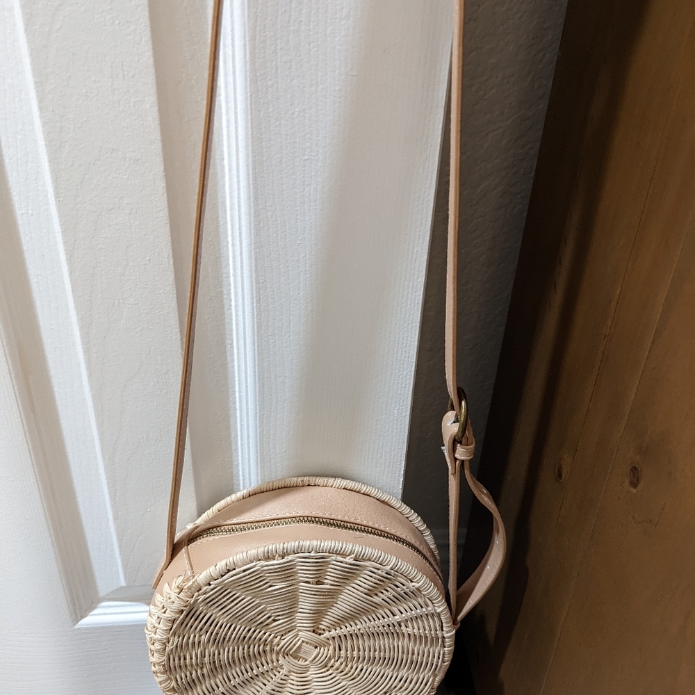 Round Straw Shoulder Bag (small) - Picture 6 of 7
